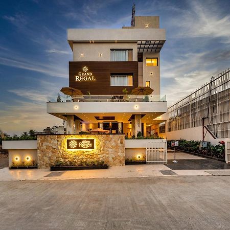 Grand Regal Hotel Chandoli Buitenkant foto