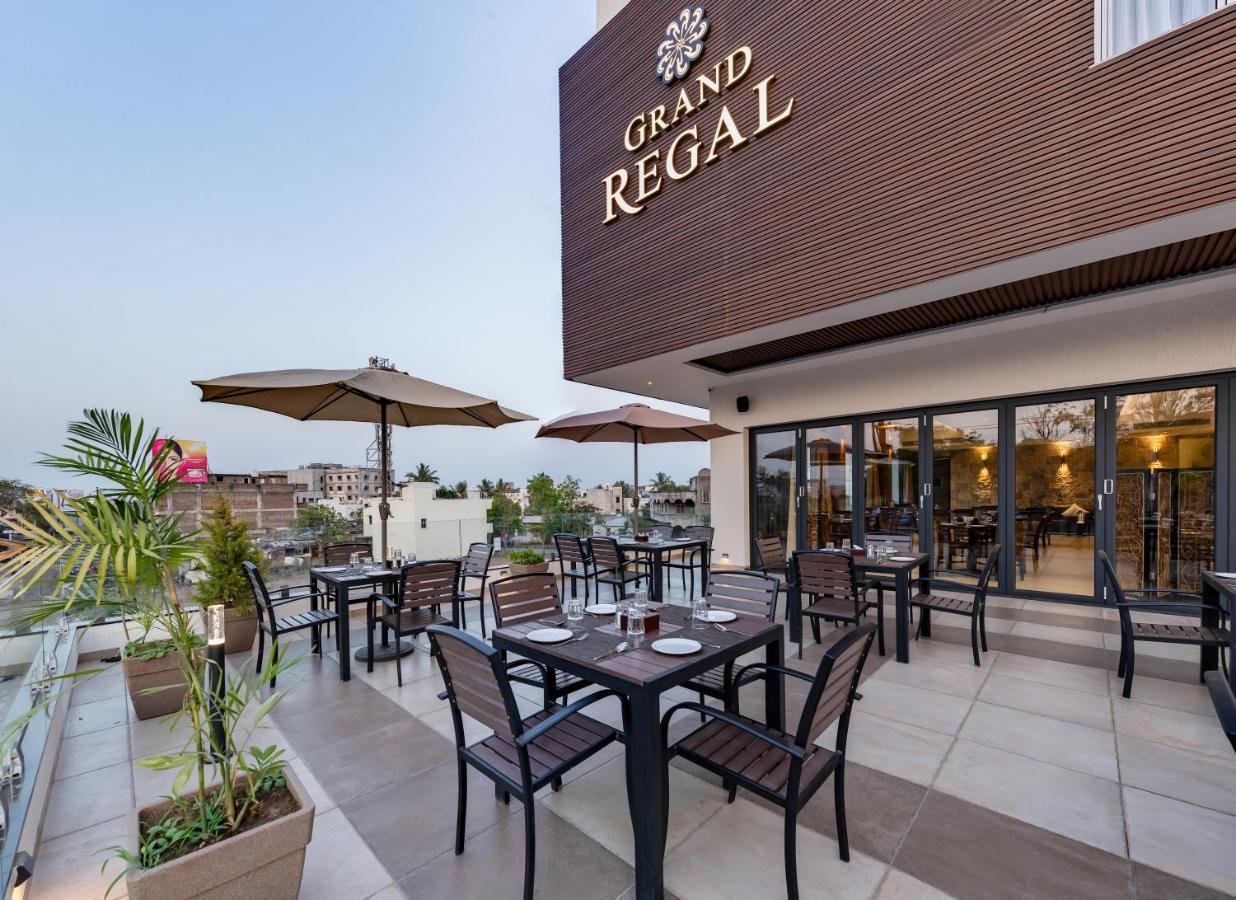 Grand Regal Hotel Chandoli Buitenkant foto