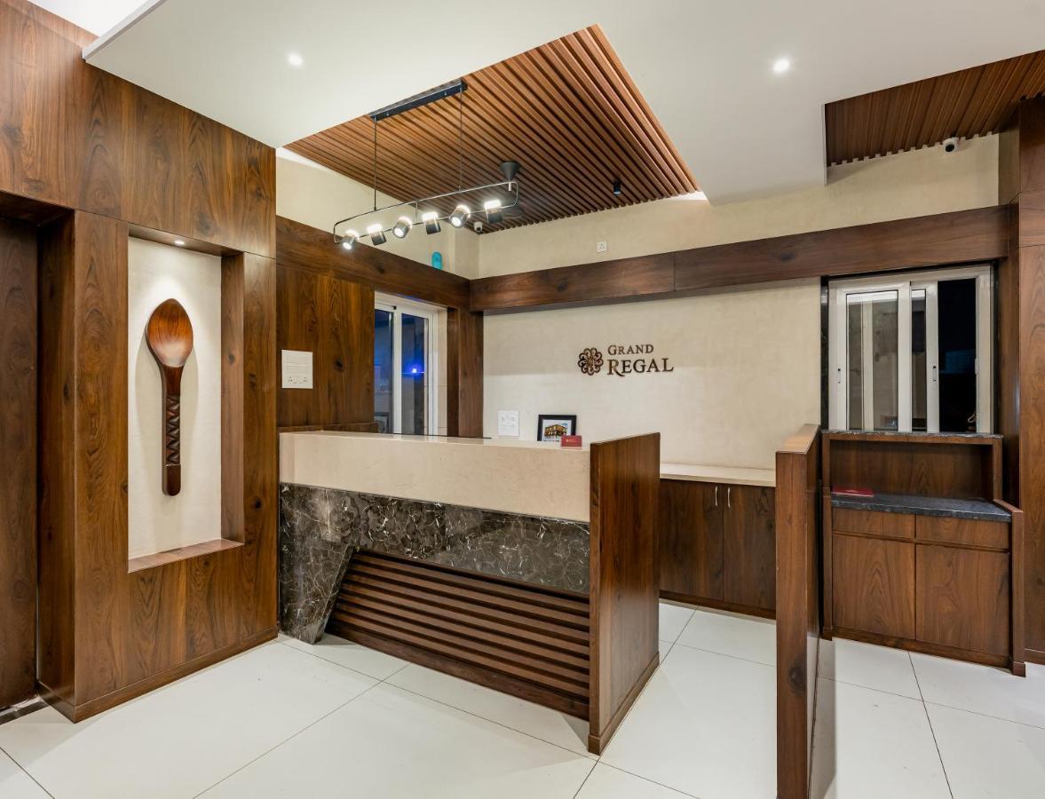 Grand Regal Hotel Chandoli Buitenkant foto