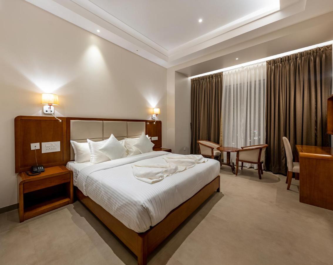 Grand Regal Hotel Chandoli Buitenkant foto