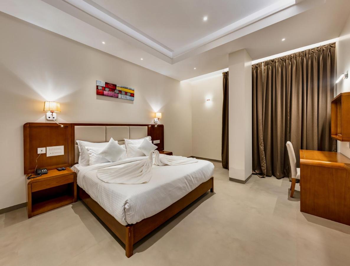 Grand Regal Hotel Chandoli Buitenkant foto