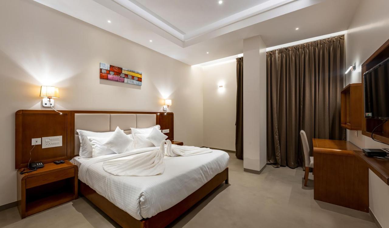 Grand Regal Hotel Chandoli Buitenkant foto